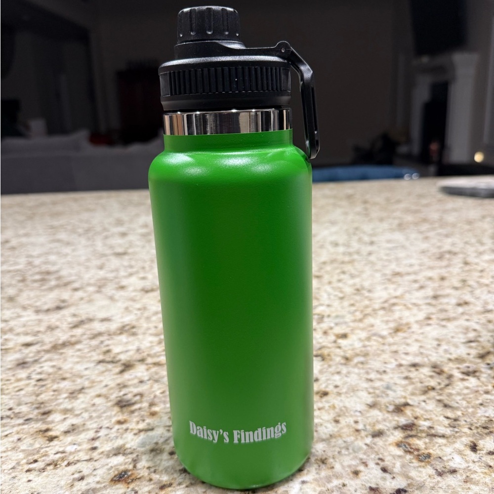 Daisy’s Findings Green Water Bottle 32oz